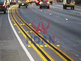 Tachas reflectivas en vías urbanas de Argentina: Seguridad vial y peatonal nocturna